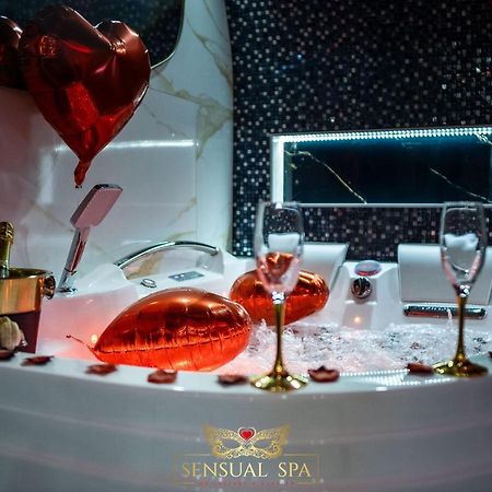 Sensual Spa- Love Room Jacuzzi Hammam Terrasse ナンシー エクステリア 写真